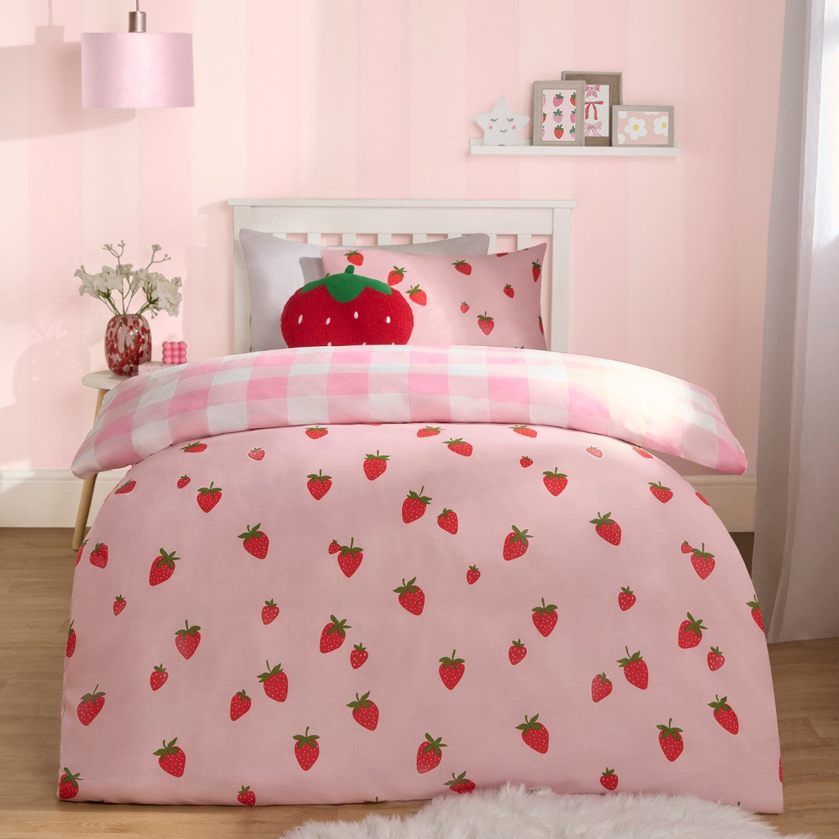 Strawberry Reversible Duvet Set